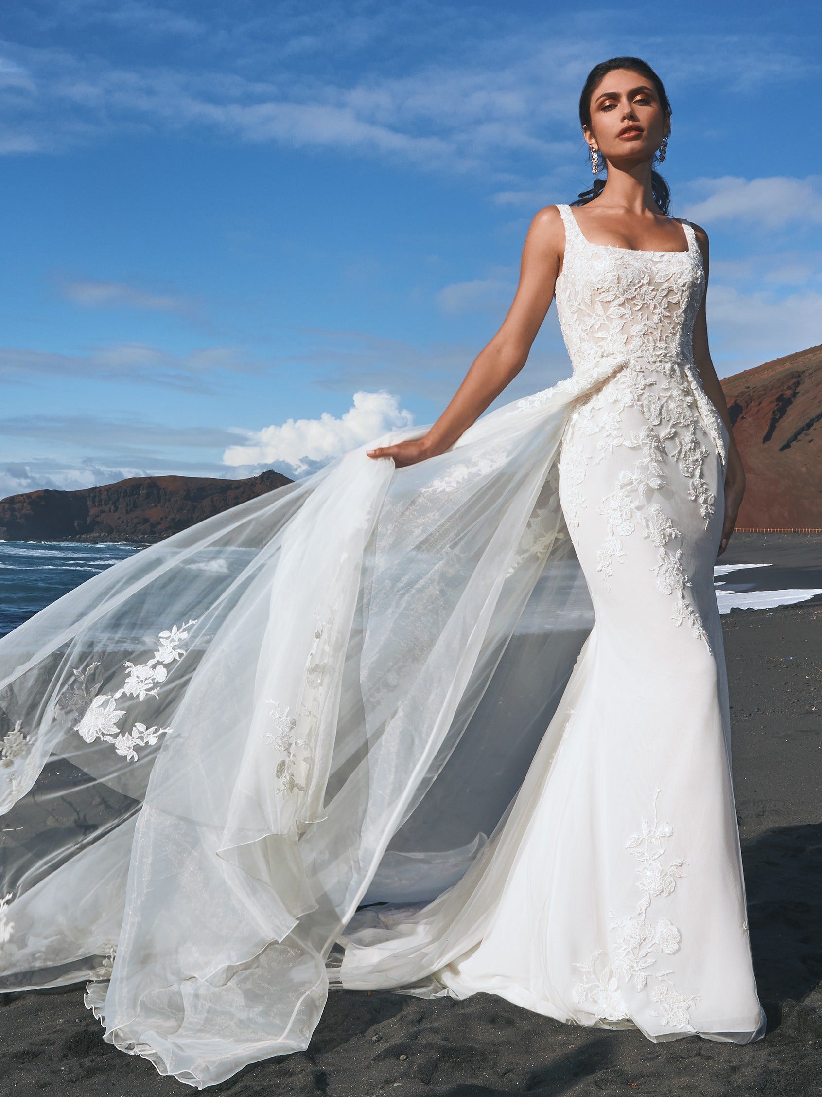 BOHOL | Mermaid wedding dress in PRONOVIAS embroidered | tulle