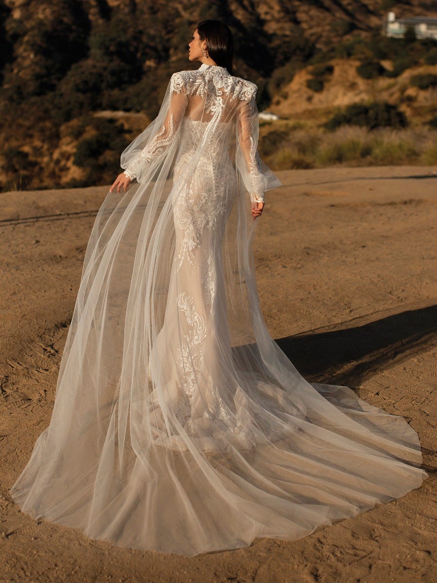 Vestido de novia online con capa