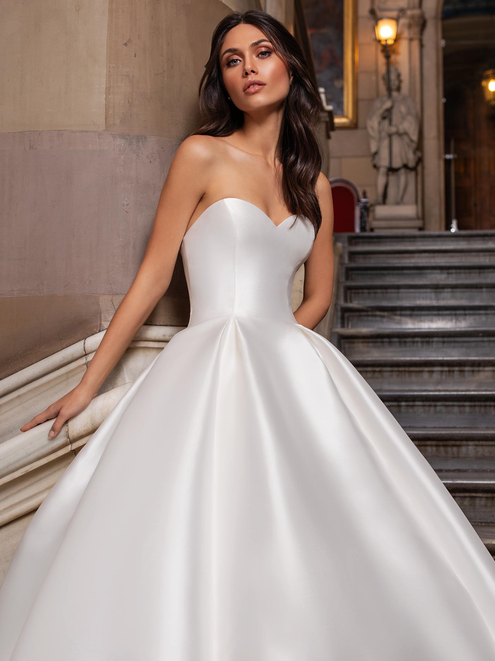 Sweetheart Neckline Wedding Dress Ballgown Low Back Corset Detachable  Sleeves Royal Wedding Dress malena -  Israel