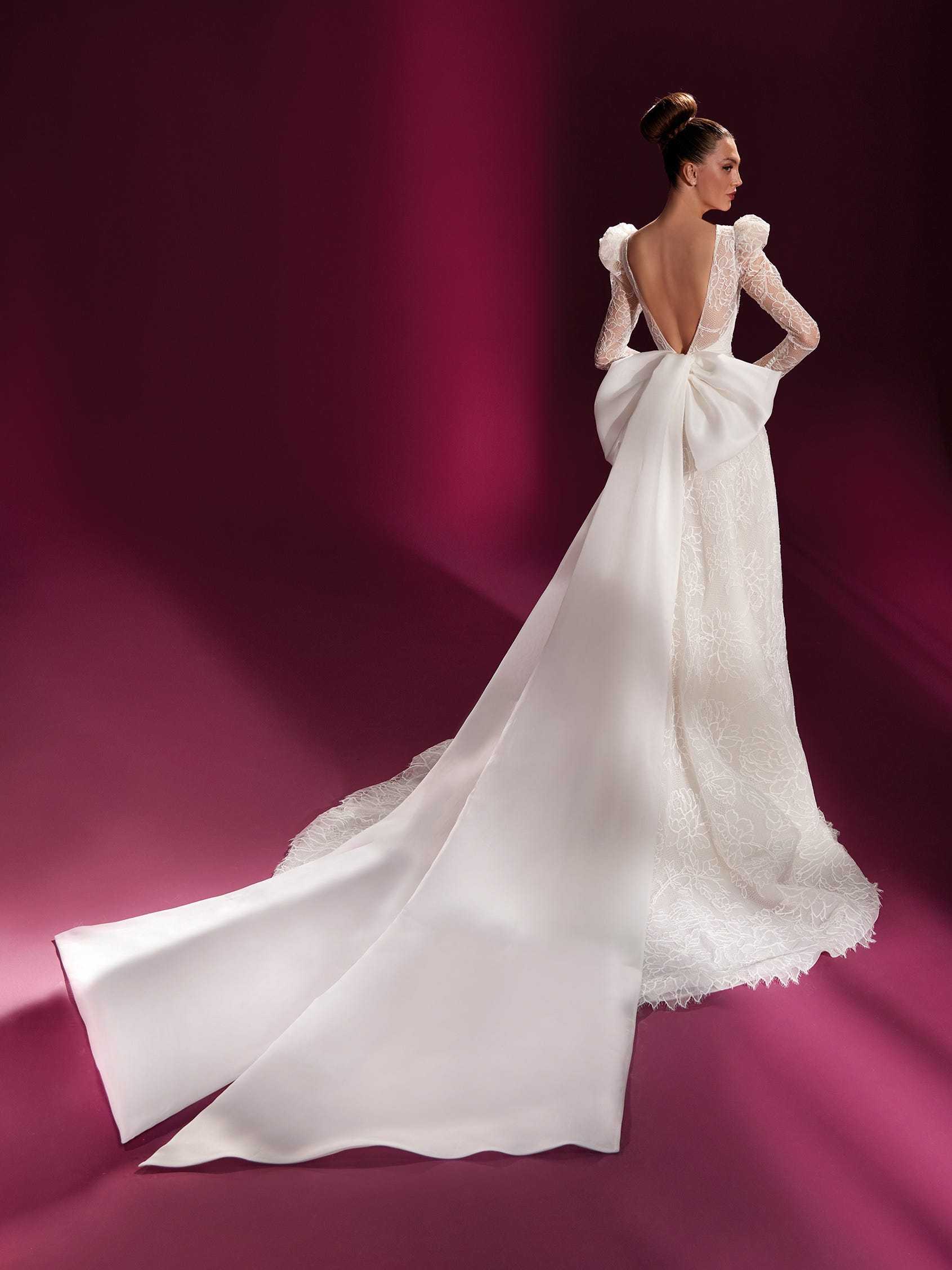 Syrinx Wedding Dress - Wedding Atelier NYC Pronovias - New York City Bridal  Boutique