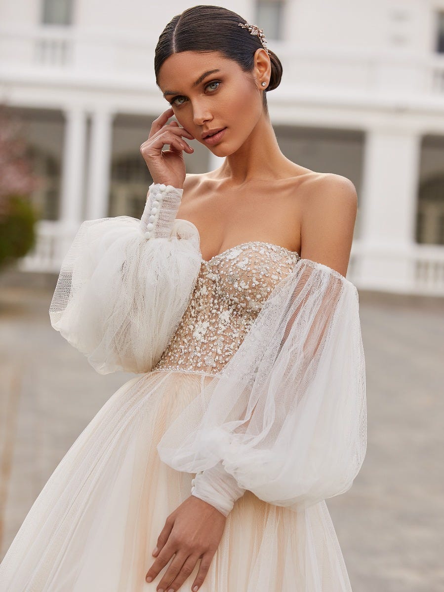 Strapless Sweetheart Neckline Princess Tulle Wedding Dress