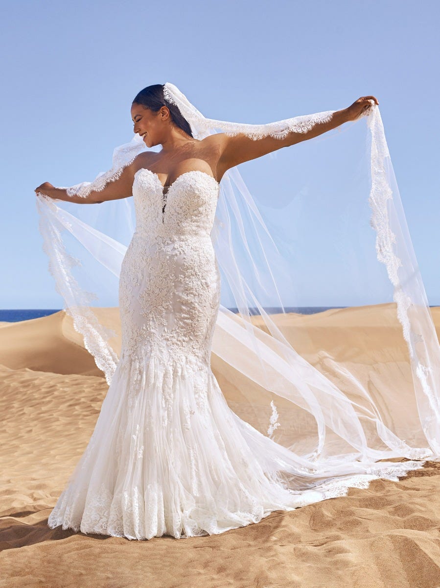 BOHOL | Mermaid wedding dress PRONOVIAS embroidered | in tulle