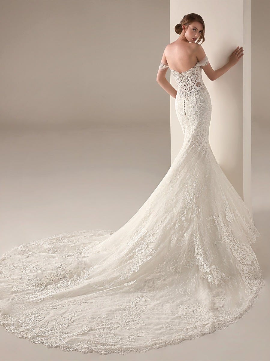 Lace tulle wedding dress, mermaid cut with off-the-shoulder sleeves ...