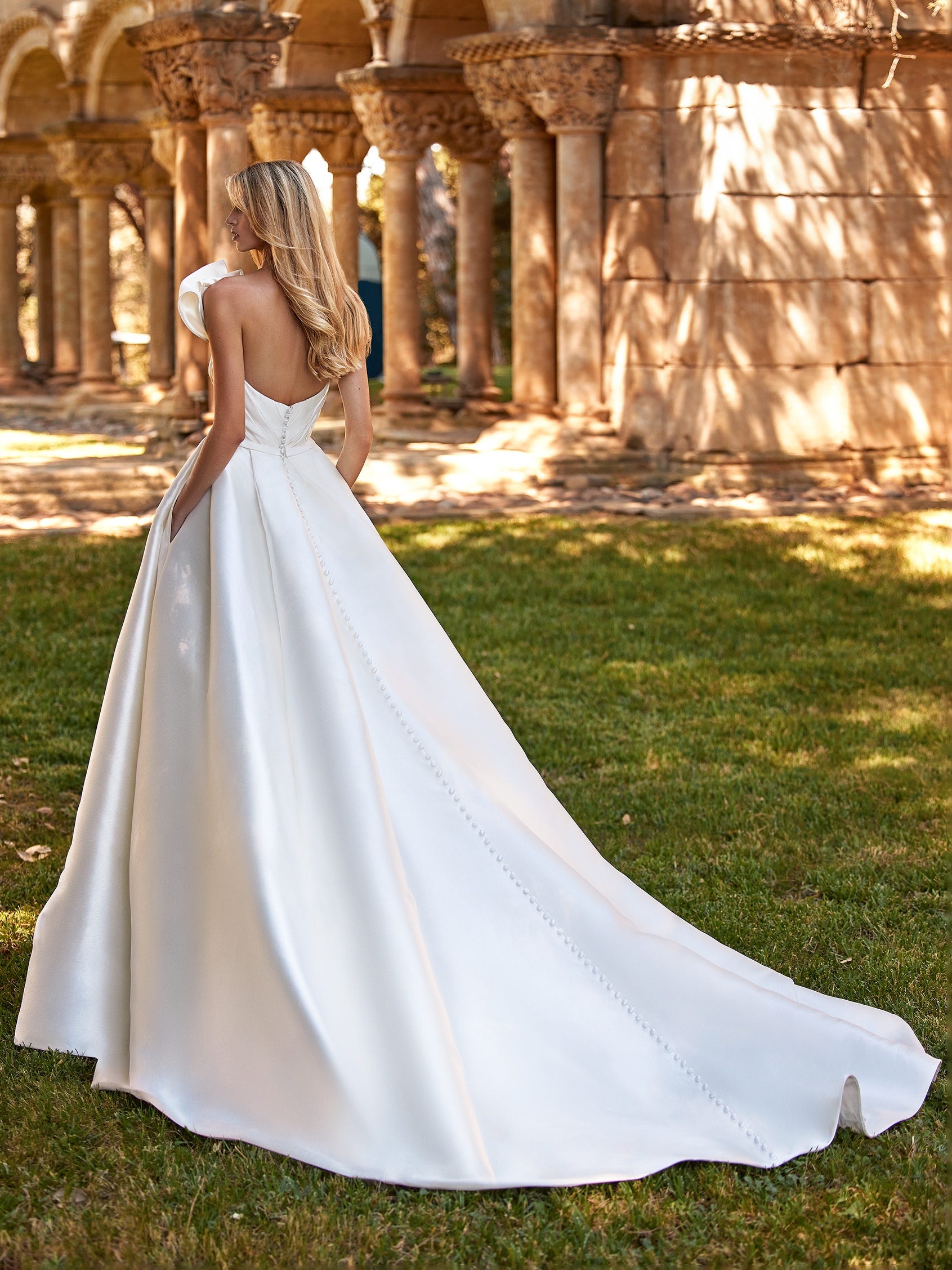 Strapless poofy wedding outlet dresses