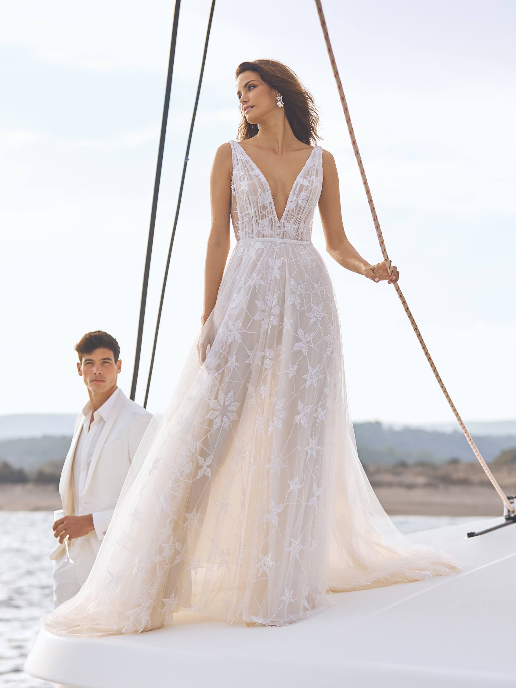 ARENAL, Flared wedding dress with V-neck