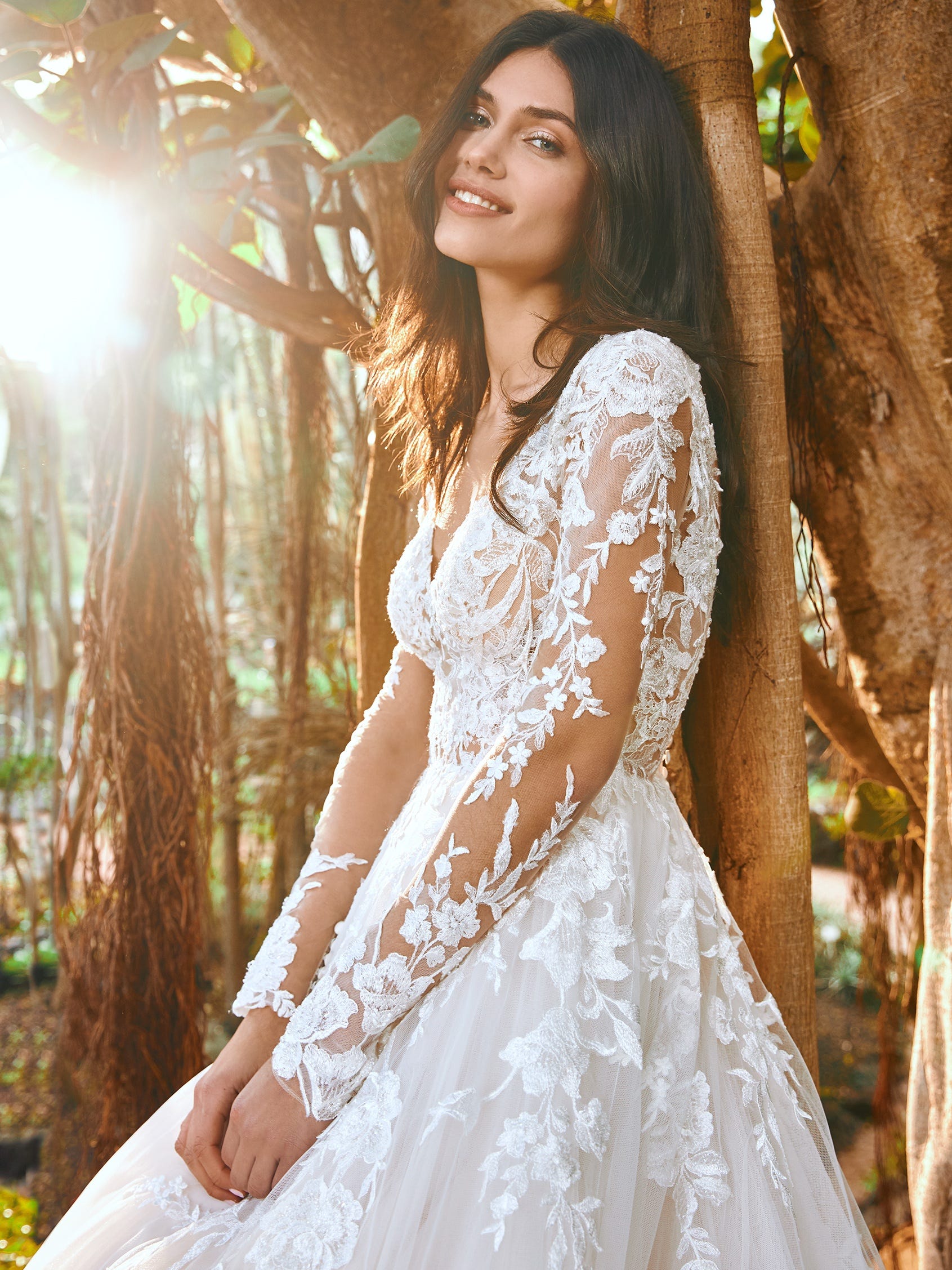 MAROON | A-line wedding dress with V-neck | PRONOVIAS
