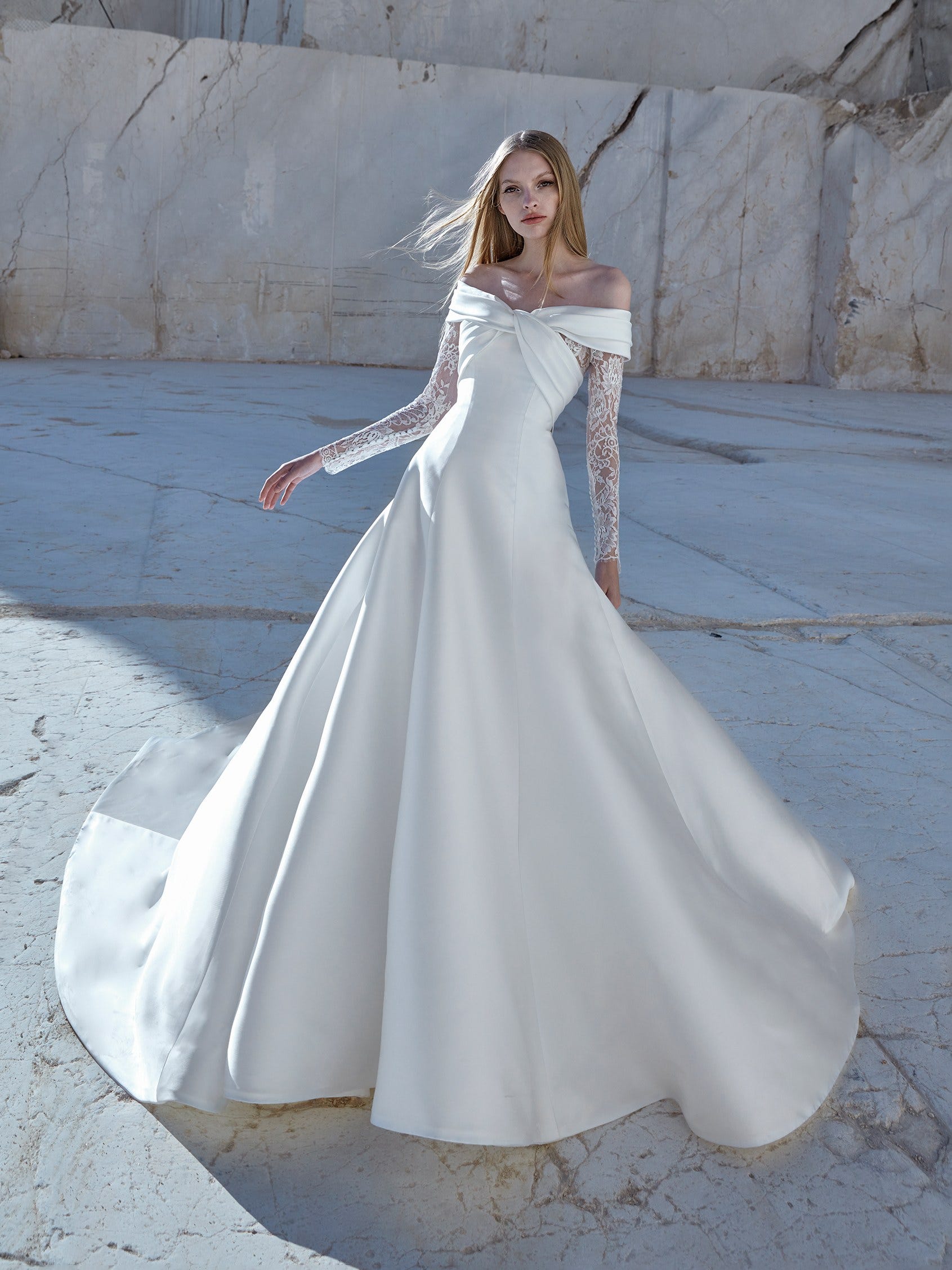 Casual Vintage Silk Wedding Dress with Long Sleeve