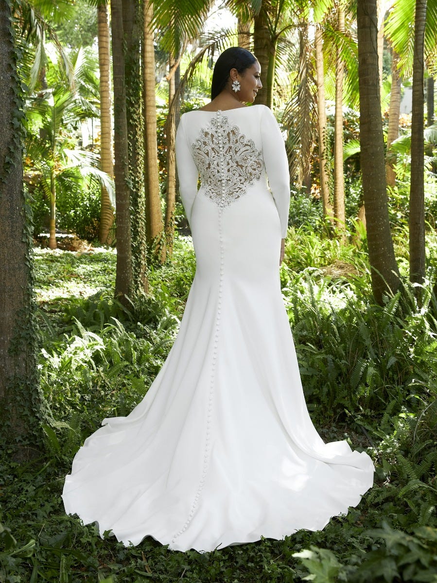 Pronovias plus hotsell