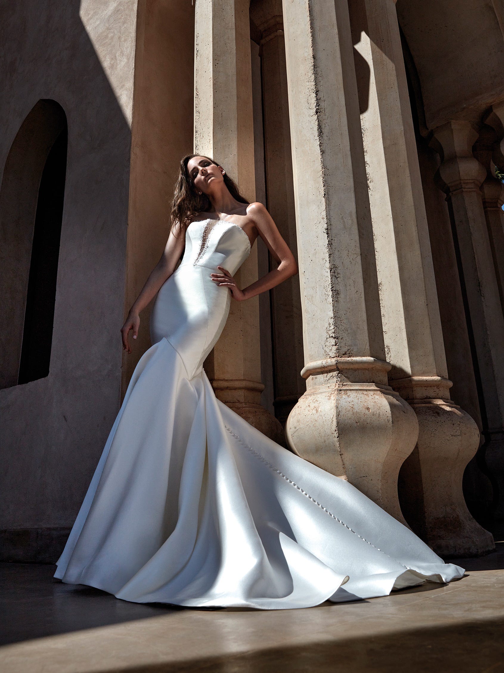 Vestidos de novia minimalistas: Simplicidad elegante | Pronovias