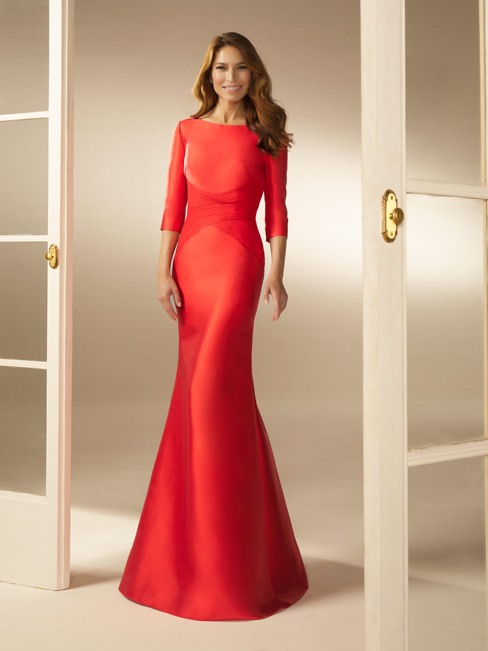 El vestido cóctel y otros diseños con los que serás la madrina más elegante