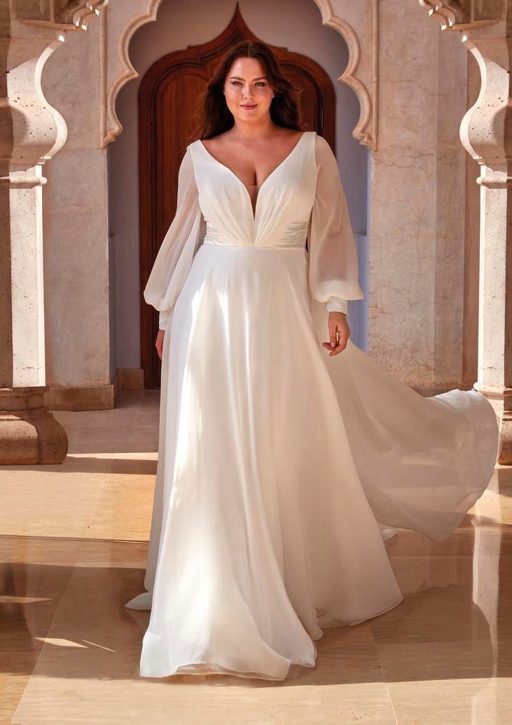 Abiti da sposa curvy come scegliere il modello perfetto Pronovias