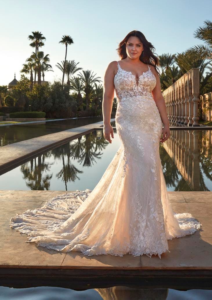 Full figured wedding dresses hotsell