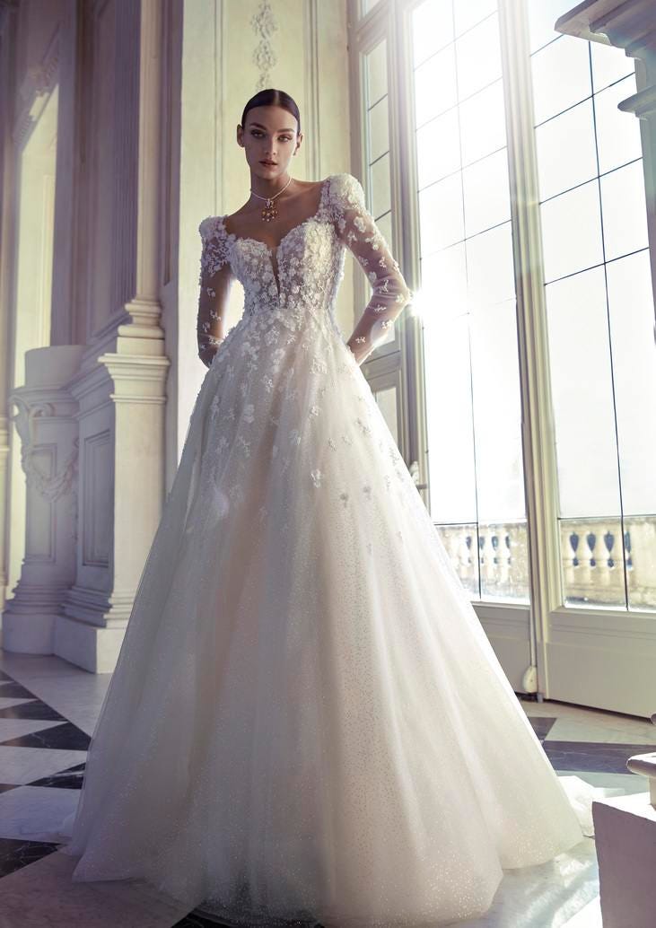 Timeless 50s Wedding Dresses Making a Comeback Pronovias